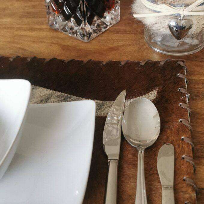 Kožené prestieranie Luxury Cowhide BRAZÍLIA SALT&PEPPER DARK BROWN HORN 44x31cm